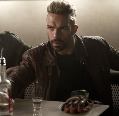 达伦·萨赫拉维的写真