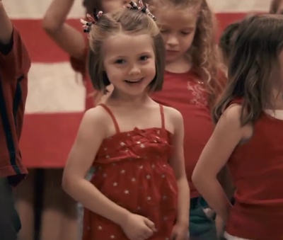 费丝·瓦拉迪卡的写真-惹人爱