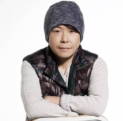 静野孔文的写真