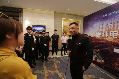 姜超的写真-电影石破添惊发布会照...