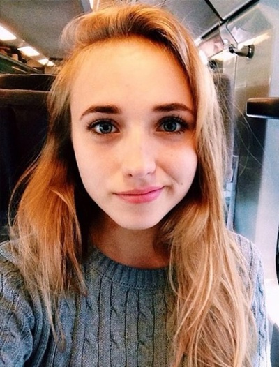 克洛伊·茹阿内的写真