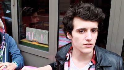 雨果·德休的写真