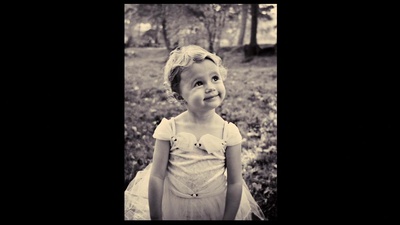 麦琪·伊丽莎白·琼斯的写真