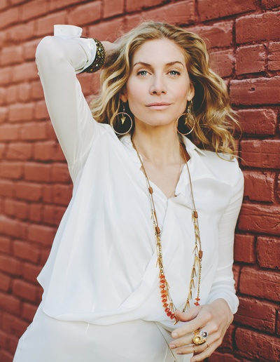 伊丽莎白·米切尔的写真