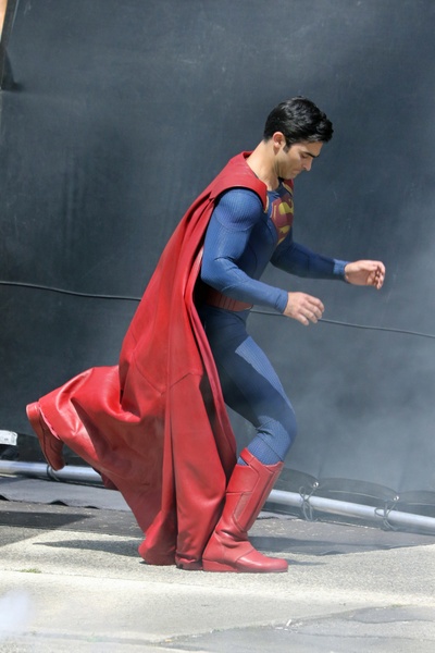 泰勒·霍奇林的写真