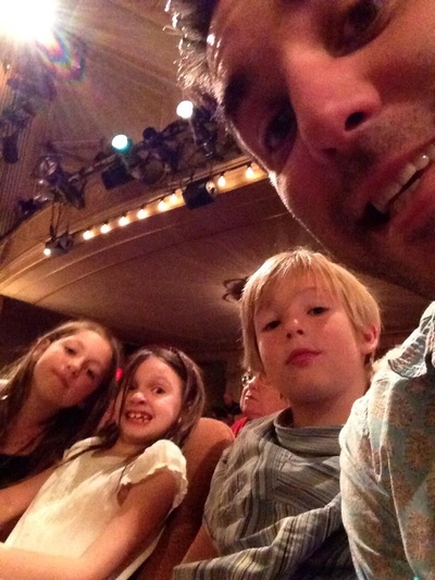 约旦·布里奇斯的写真-儿子 女儿