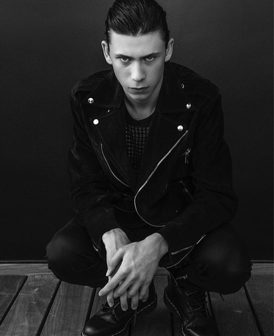 欧文·泰格的写真