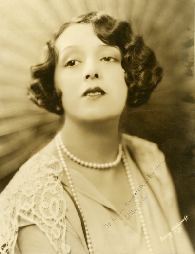 菲莉丝·哈弗的写真