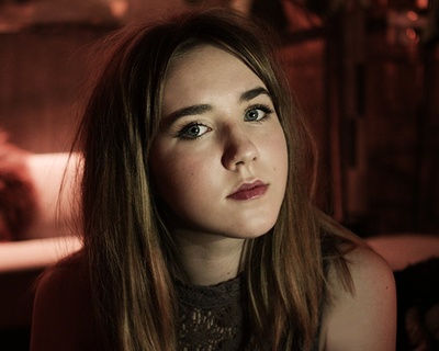 露比·杰琳斯的写真