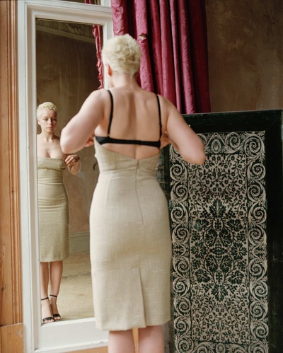 萨曼莎·莫顿的写真