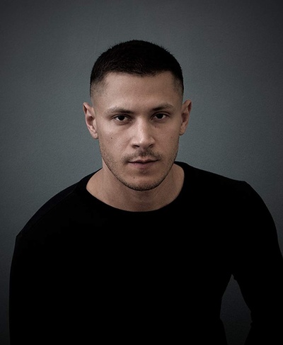 亚历克斯·梅拉兹的写真