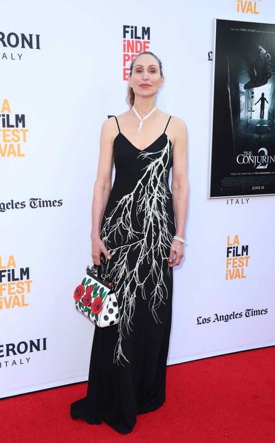 邦妮·阿伦斯的写真