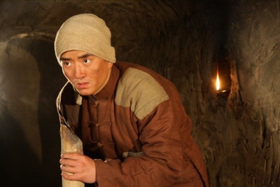 姜志刚的写真-在电视剧《地道战》中...