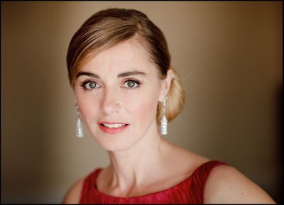 安妮·康斯金尼的写真