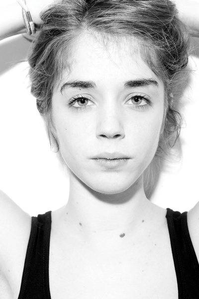 爱丽丝·伊萨的写真