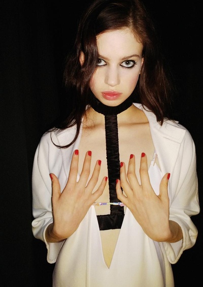 莉莉·麦克梅纳米的写真