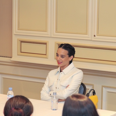 汉娜·乔恩-卡门的写真