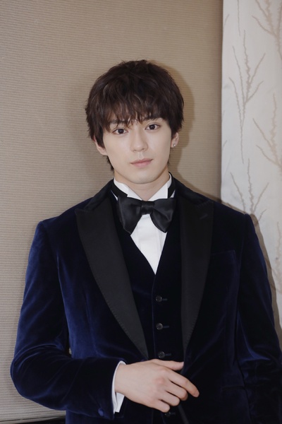 新田真剑佑的写真