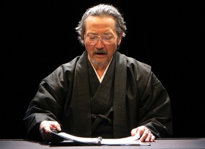 津嘉山正种的写真