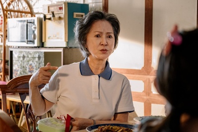 李璇的写真-出自2018《等奶奶回...