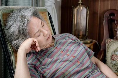 李璇的写真-出自2018《等奶奶回...