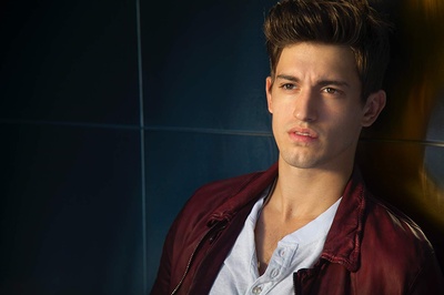 阿什·布克的写真-young and beautiful