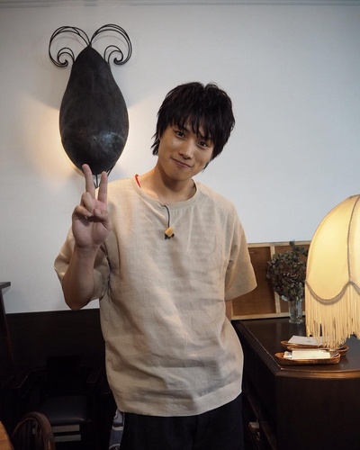 铃木伸之的写真-工地犬颜最要命