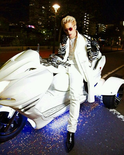 黑木启司的写真-HIGH&LOW ROCKY