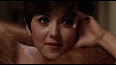 布伦达·瓦卡罗的写真-戏谑的眼神。