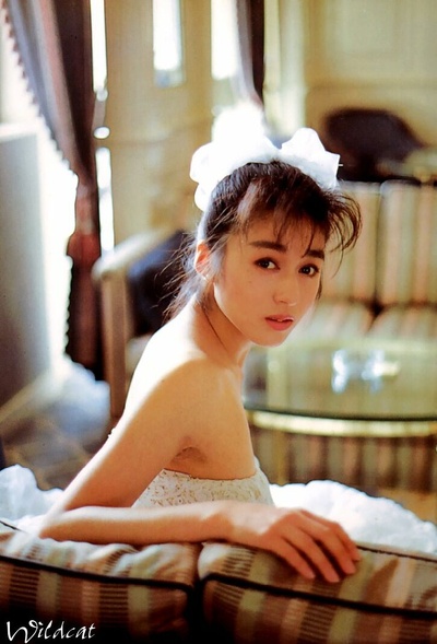 青山知可子的写真-青山知可子