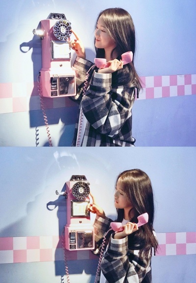 张馨月的写真-打电话给你哦~