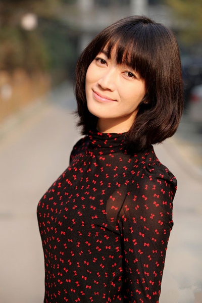 松峰莉璃的写真