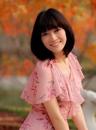 松峰莉璃的写真