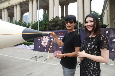 安兵基的写真-安兵基 李昕岳丈量铅...