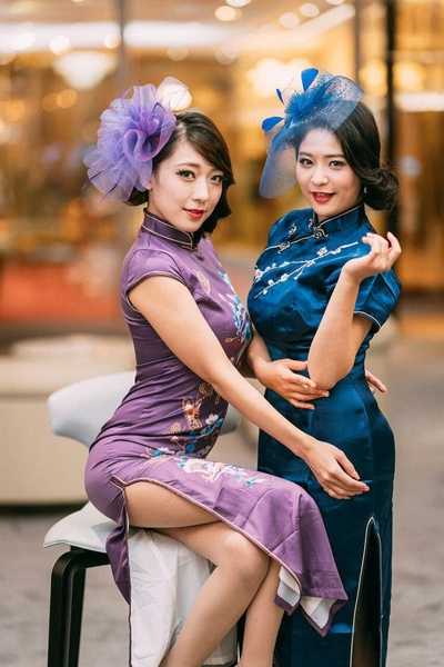 香椎梨亚的写真-香椎梨亚和藤浦惠