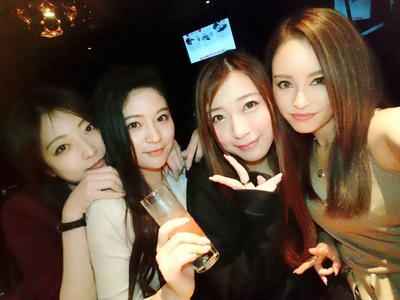 香椎梨亚的写真-羽田爱前辈、藤浦惠、...