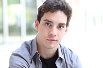 约翰·德利奥的写真