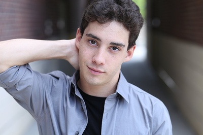 约翰·德利奥的写真