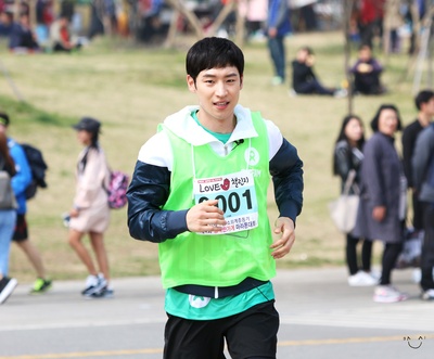 李帝勋的写真-logo