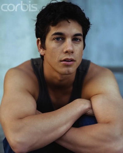 亚当·加西亚的写真