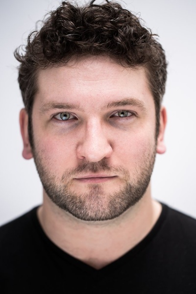 连姆·穆尔维的写真