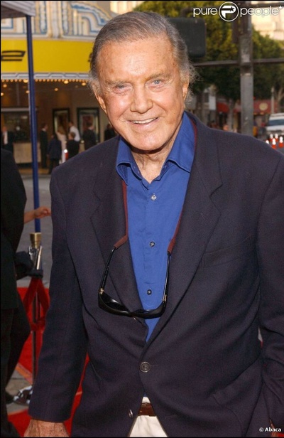 克里夫·罗伯逊的写真