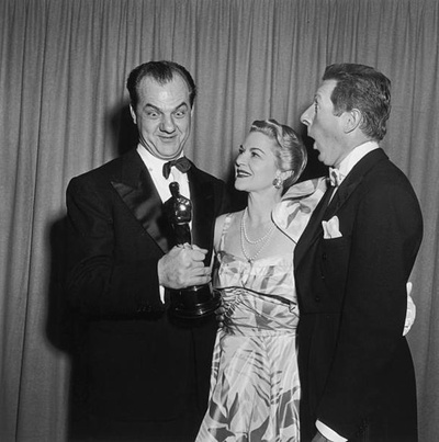 卡尔·莫尔登的写真-Karl Malden获得奥斯...