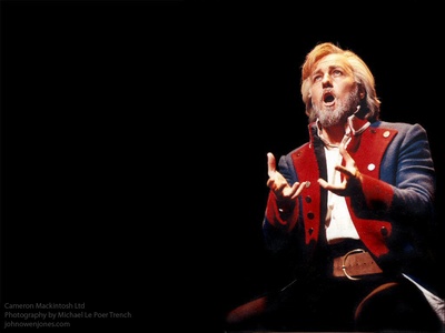 约翰·欧文-琼斯的写真-在音乐剧《悲惨世界》...