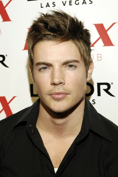 乔什·亨德森的写真