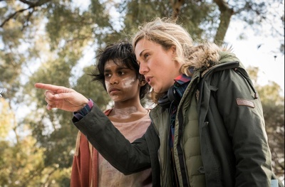 西蒙尼·兰德斯的写真