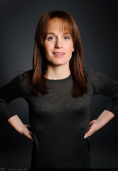 伊莉莎白·里瑟的写真