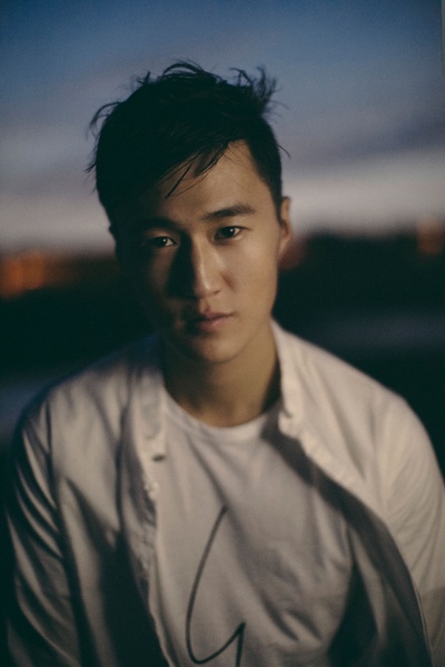 赵炳锐的写真-赵炳锐诠释邻家大男孩