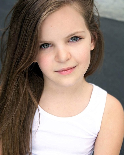 萨马拉·李的写真