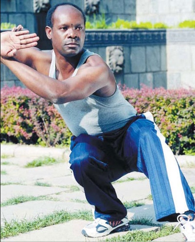 吕克·本扎的写真